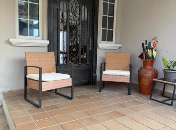 Casa · 297m² · 4 Recámaras · 2 Estacionamientos · Alquiler de Casa en Brisas del Golf