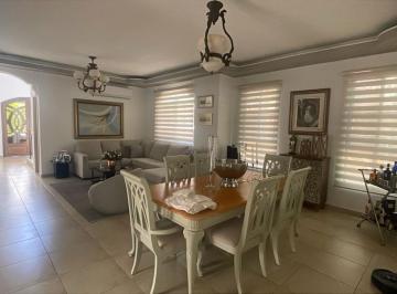 Apartamento · 450m² · 3 Recámaras · 2 Estacionamientos · Alquiler o Venta Apartamento en Embassy Village