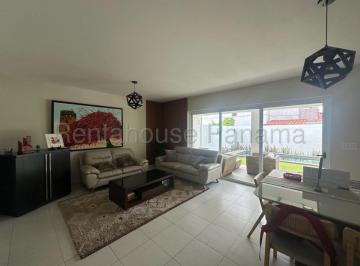 Casa de 4 habitaciones, Panamá · Casa en Venta en Versalles