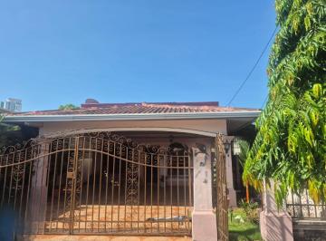 Casa de 4 habitaciones, Panamá · Venta de Casa Campo Limberg