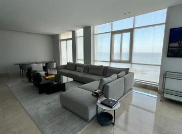 Apartamento · 309m² · 3 Recámaras · 2 Estacionamientos · Pacific Point - Punta Pacifica