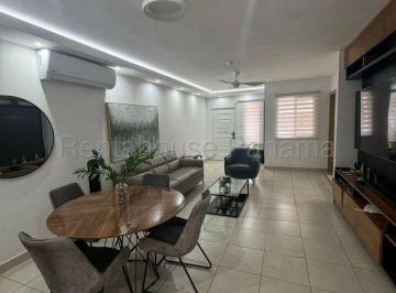 Casa de 3 habitaciones, San Miguelito · Vendo Casa en PH Aventura en Paseo del Norte. 180 m².