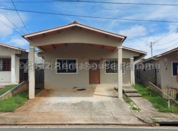 Casa de 3 habitaciones, Arraiján · Casa de 250 m² con 3 Recámaras en Alquiler en Arraiján Brisas del Sol