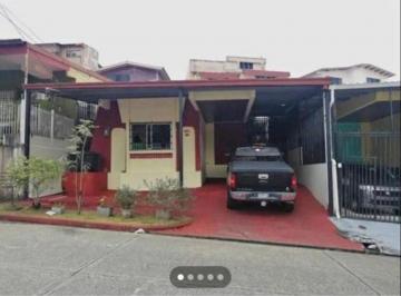 Casa · 285m² · 3 Recámaras · 2 Estacionamientos · Casa en Venta – Villas de Las Fuentes II | Calle Sin Salida