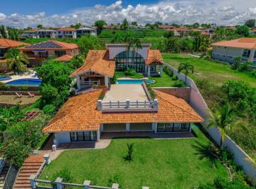 Casa de 5 habitaciones, San Carlos · Villa Frente Al Mar y Al Campo de Golf en Vista Mar: Oportunidad de Inversión