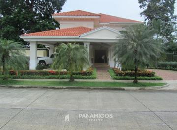 Casa · 850m² · 4 Recámaras · 4 Estacionamientos · Casa en Alquiler en Residencial Camino de Cruces - Ancón
