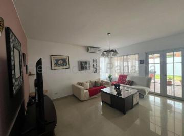 Casa de 4 habitaciones, Panamá · Casa en Costa del Este Palmeras del Este en Venta