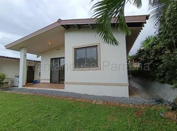 Casa de 3 habitaciones, La Chorrera · Alquiler de Casa con 3 Recámaras en La Chorrera, Hacienda Los Establo Calle Hacienda Los Calderones