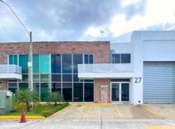 Bodega-Galpón-Depósito · 377m² · 2 Recámaras · 6 Estacionamientos · Alquiler Ofibodega Tocumen con Seguridada Vv