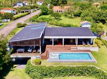 Casa de 4 habitaciones, San Carlos · Moderna Casa en Punta Barco Village