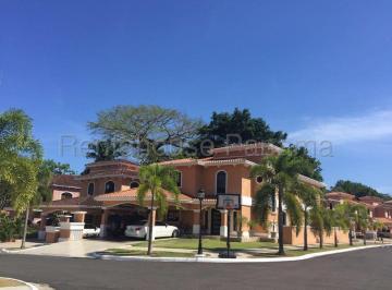 Casa de 4 habitaciones, Panamá · Casa de 420 m² con 4 Recámaras en Alquiler en Clayton