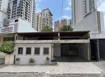 Casa · 216m² · 3 Recámaras · 2 Estacionamientos · Vendo Casa de 2 Niveles en Hato Pintado (Db)