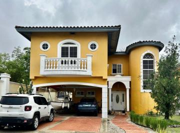 Casa de 3 habitaciones, Panamá · Casa en Rainforest Villas – 3 Recámaras / 3.5 Baños – Terreno de 523 m²