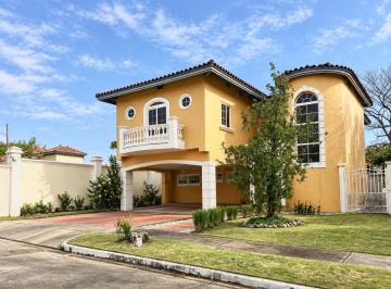 Casa de 3 habitaciones, Panamá · Casa en Rainforest Villas – 3 Recámaras, Jardín y Terraza