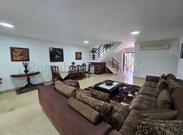 Casa de 3 habitaciones, Panamá · Venta Casa San Francisco