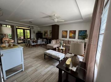Casa de 6 habitaciones, Panamá · Venta de Casa en Diablo Residencial Diablo 560 m