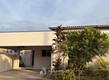 Casa · 125m² · 3 Recámaras · 2 Estacionamientos · Casa en Alquiler en PH Villasur Residences Costa Sur