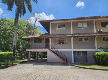 Casa de 4 habitaciones, Panamá · Venta de Casa con Anexo en Clayton