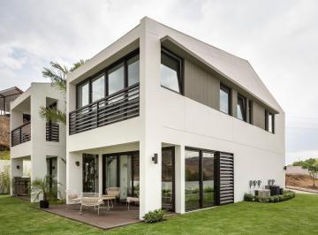 Casa · 258m² · 3 Recámaras · 2 Estacionamientos · Casa en Venta en Condado del Rey