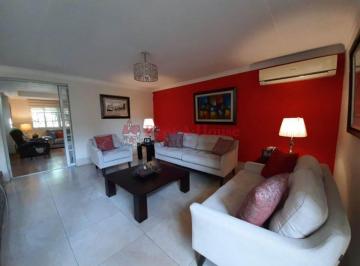 Casa de 4 habitaciones, Panamá · Venta de Casa en Las Cumbres