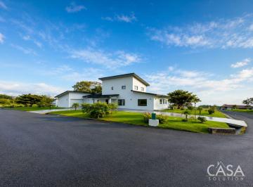Casa de 3 habitaciones, Boquete · Casa Lujosa de 3 Recámaras en Venta en Boquete Country Club, Alto Boquete, Chiriqui
