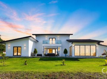 Casa de 3 habitaciones, Boquete · Casa Lujosa de 3 Recámaras en Venta en Boquete Country Club, Alto Boquete, Chiriqui