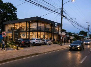 Local comercial · 711m² · 4 Recámaras · 12 Estacionamientos · Se Vende Local Comercial o Residencial en Santiago