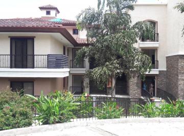 Apartamento de 4 habitaciones, Panamá · Venta de Apartamento en Clayton PH Embassy Club 290 m