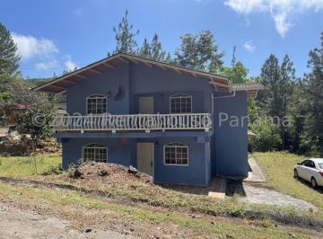 Casa de 4 habitaciones, Cerro Azul · Casa en Venta en Cerro Azul