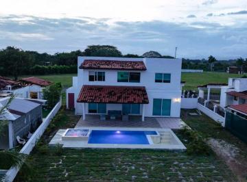 Casa · 900m² · 3 Recámaras · Alquiler Espectacular Casa de Playa en Malibu Gorgona con Piscina