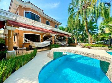 Casa · 350m² · 3 Recámaras · 4 Estacionamientos · Venta de Casa en Clayton Village, Clayton
