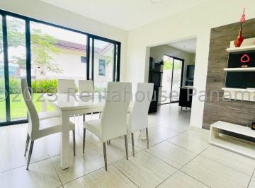 Casa de 3 habitaciones, Arraiján · Casa de 305 m² con 3 Recámaras en Alquiler en Panama Pacifico