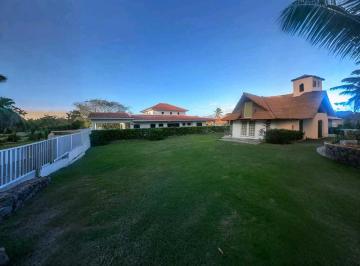 Casa · 1000m² · 2 Recámaras · 2 Estacionamientos · Alquiler Casa en Coronado con Amplio Terreno a 5 Minutos de La Playa