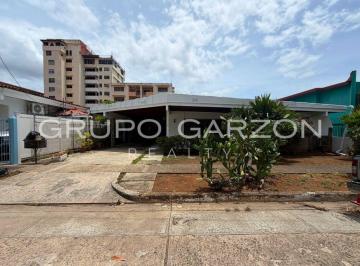 Casa de 3 habitaciones, Panamá · Venta de Casa de 1 Piso en Obarrio (Residencial con Uso Comercial Vecinal 1r5)