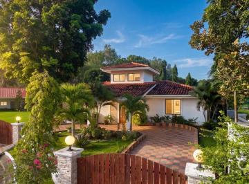 Casa de 4 habitaciones, Chame · Casa de Playa Amueblada con Piscina, Jacuzzi y Casa de Huéspedes en Venta en Punta Chame, Panamá