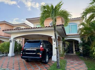 Imagen Destacada · Venta de Casa en Villa Valencia, Costa Sur