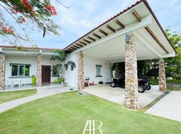 Casa de 3 habitaciones, San Carlos · Vendo Casa de Playa en Punta Barco - La Mare