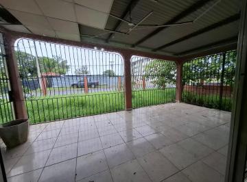 Casa · 280m² · 3 Recámaras · 8 Estacionamientos · Alquiler de Casa en Las Acacias