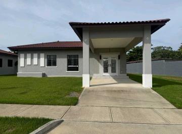 Casa · 600m² · 2 Recámaras · 2 Estacionamientos · Alquiler de Casa en La Fontana 2r Nueva a Extrenar