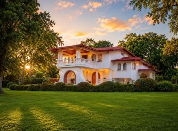 Casa · 5150m² · 5 Recámaras · 9 Estacionamientos · Venta Casa en David de 5150 m² Hermosa Colonial Terronal