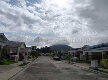 Casa de 3 habitaciones, Arraiján · Casa en Venta en Vista Alegre