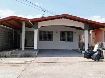 Casa · 250m² · 3 Recámaras · 2 Estacionamientos · Venta de Casa Arraijan 336 m² 3rc Juan Demostenes