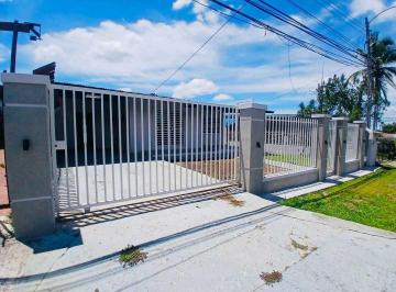 Casa · 800m² · 3 Recámaras · 2 Estacionamientos · Alquiler de Casa en David 3r Cercada