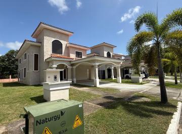 Casa de 4 habitaciones, Panamá · Casa de 528 m² con 4 Recámaras en Venta en Clayton