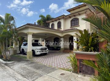 Casa de 4 habitaciones, Panamá · En Venta / Alquiler Casa en PH El Doral, Costa Sur