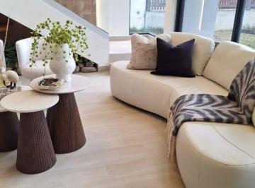 Casa de 3 habitaciones, San Miguelito · En Venta Casa en Greencity - Dr