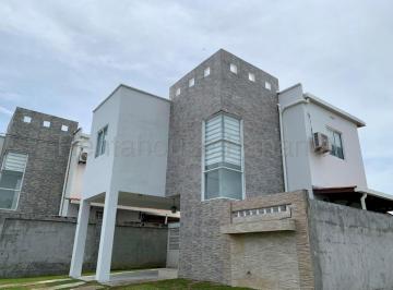 Casa de 3 habitaciones, San Carlos · Alquiler de Casa de Playa en San Carlos Panamá – Amoblada, Línea Blanca y Aires Acondicionados