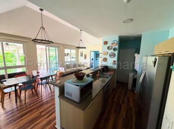 Apartamento de 3 habitaciones, Penonomé · Venta en Cocle PH Bijao Beach Club Apartamento
