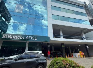 Apartamento · 83m² · 1 Estacionamientos · Local Comercial Edificio Balboa Balboa Plaza 83 m² Planta Baja