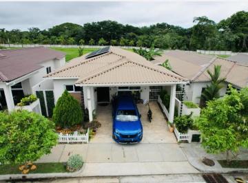 Casa · 130m² · 2 Recámaras · 2 Estacionamientos · ID 26680 Se Vende Casa Unifamiliar en Costa Verde